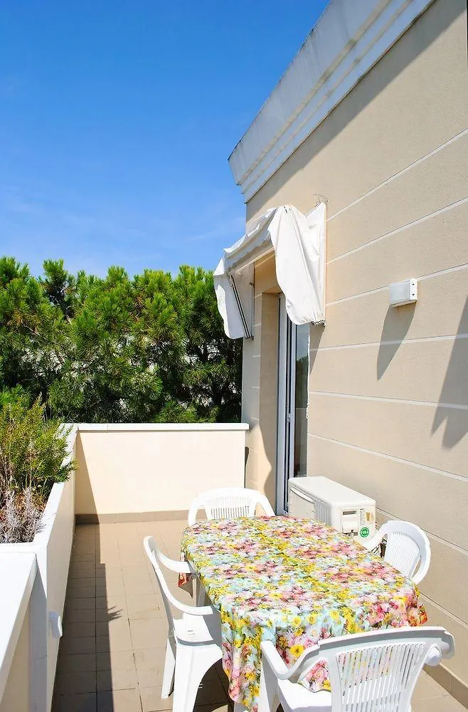 Family Residence Nuova Orchidea 里乔内